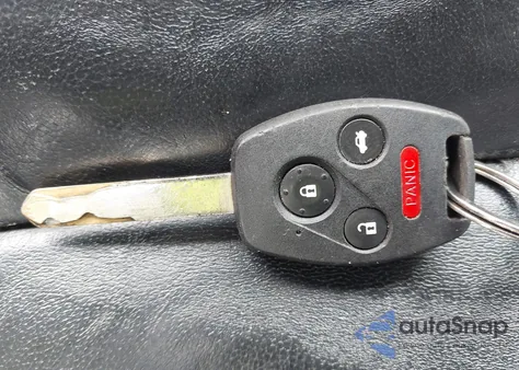 2011 Honda Accord 3.5 Ex-L из США, поврежденный, VIN 1HGCP3F87BA024561